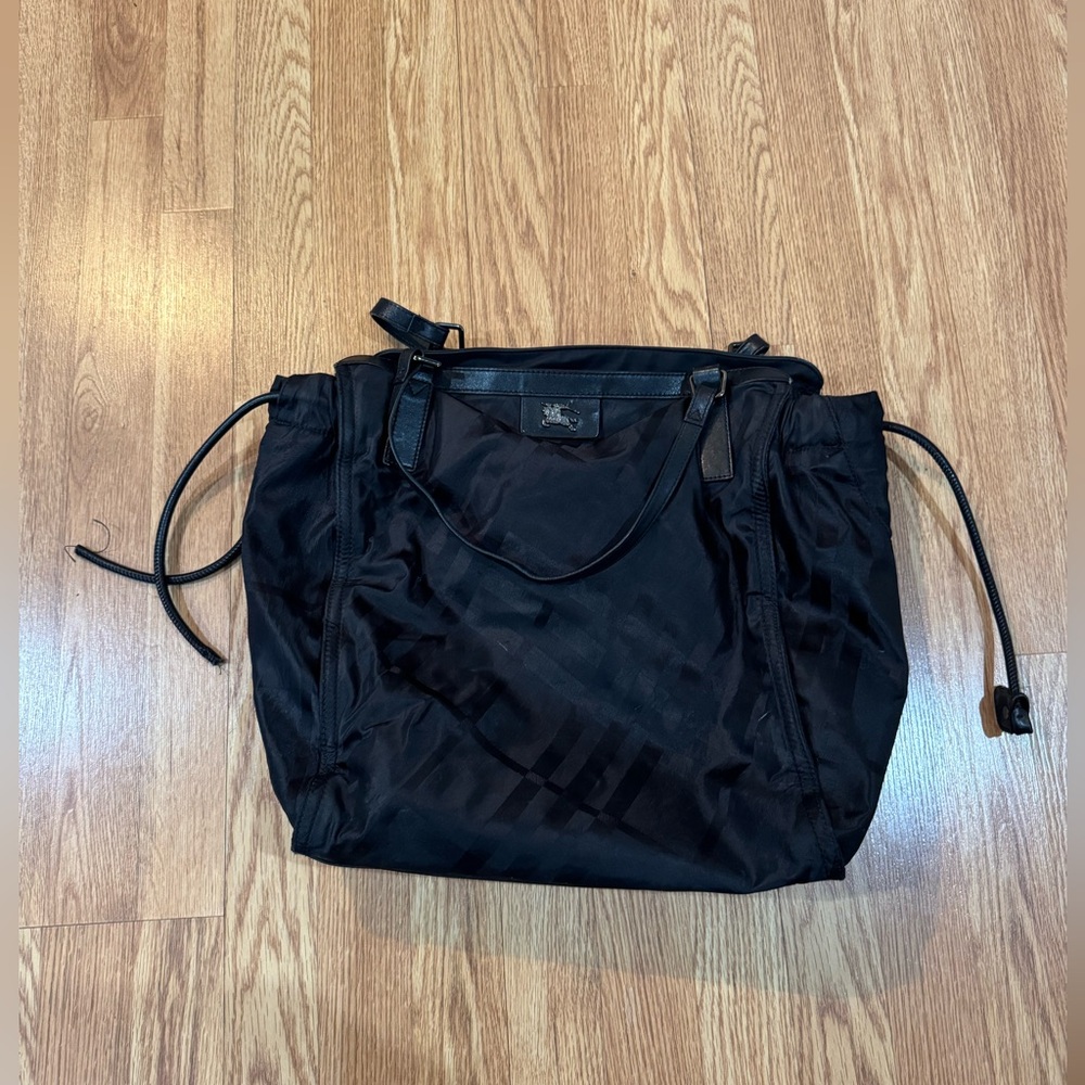 Woman’s Burberry Buckleigh Tote Bag - Picture 2 of 6